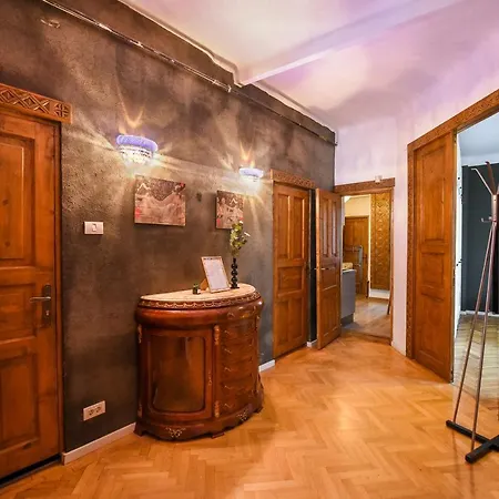 Appartement Brancovenian Elegance & Modern Comfort - Stunning 3br Near Cismigiu *