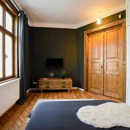 Apartment Brancovenian Elegance & Modern Comfort - Stunning 3br Near Cismigiu Bucharest