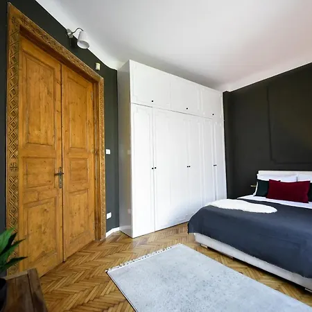 Apartment Brancovenian Elegance & Modern Comfort - Stunning 3br Near Cismigiu Bucharest