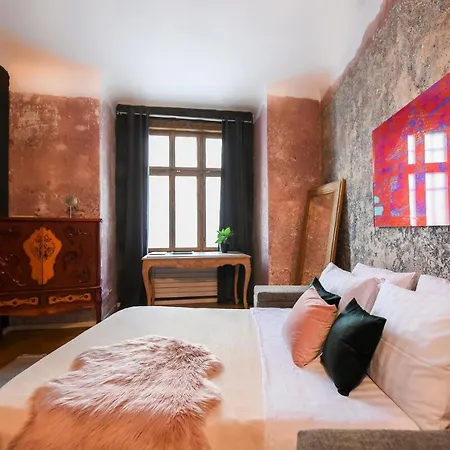 Brancovenian Elegance & Modern Comfort - Stunning 3br Near Cismigiu Bucharest